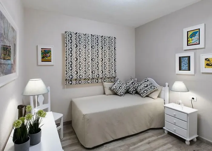 Marine & Coastal Lifestyle: Sea, Sun And Appartement