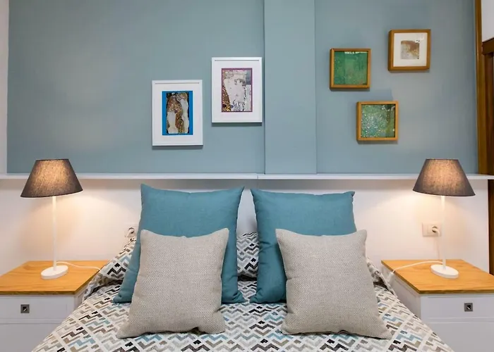 Marine & Coastal Lifestyle: Sea, Sun And Appartement